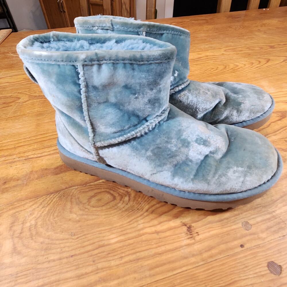 UGG Boots Blue Velvet Womens 8 Booties Shepa